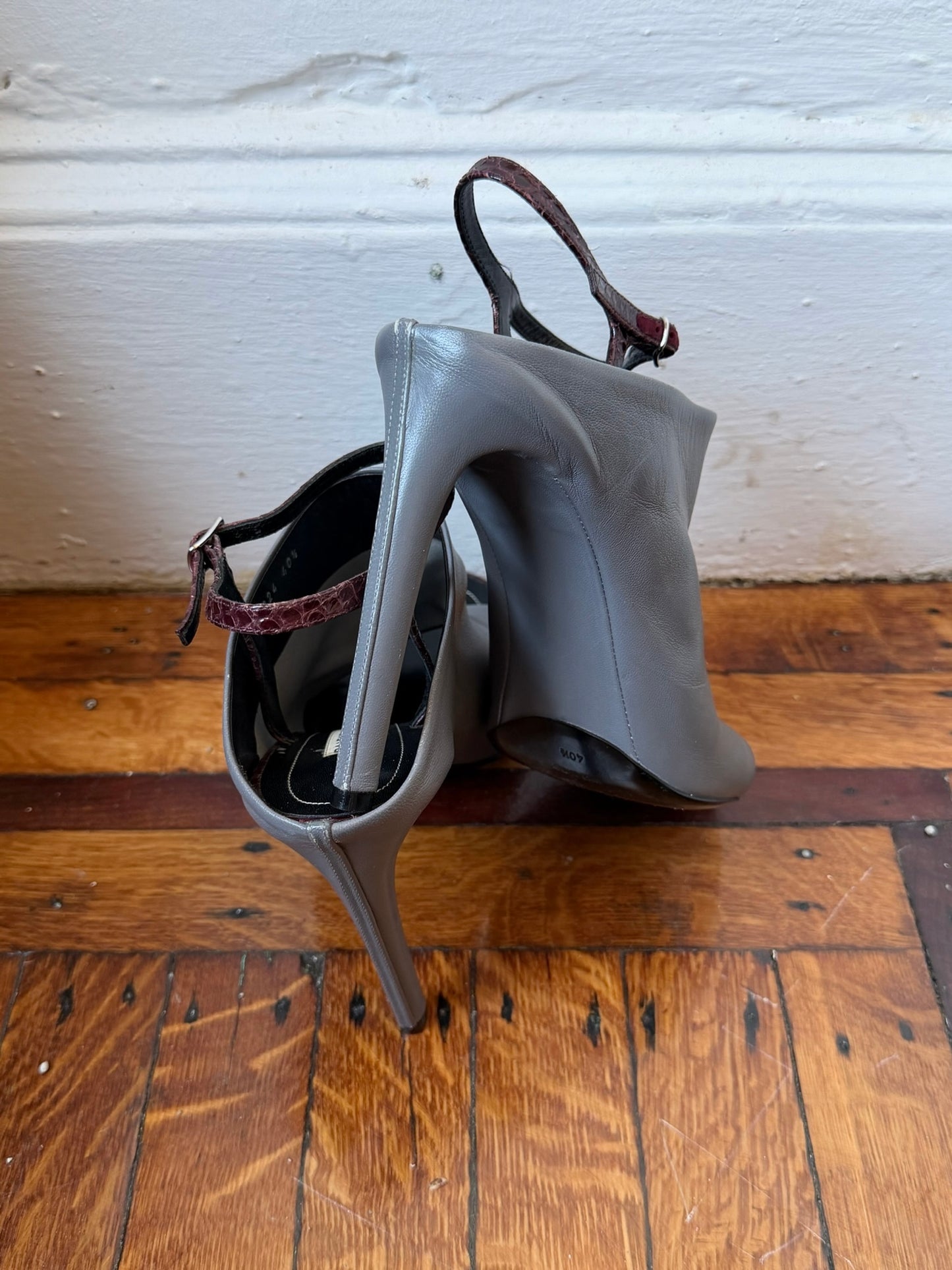 Balenciaga | Size 40.5