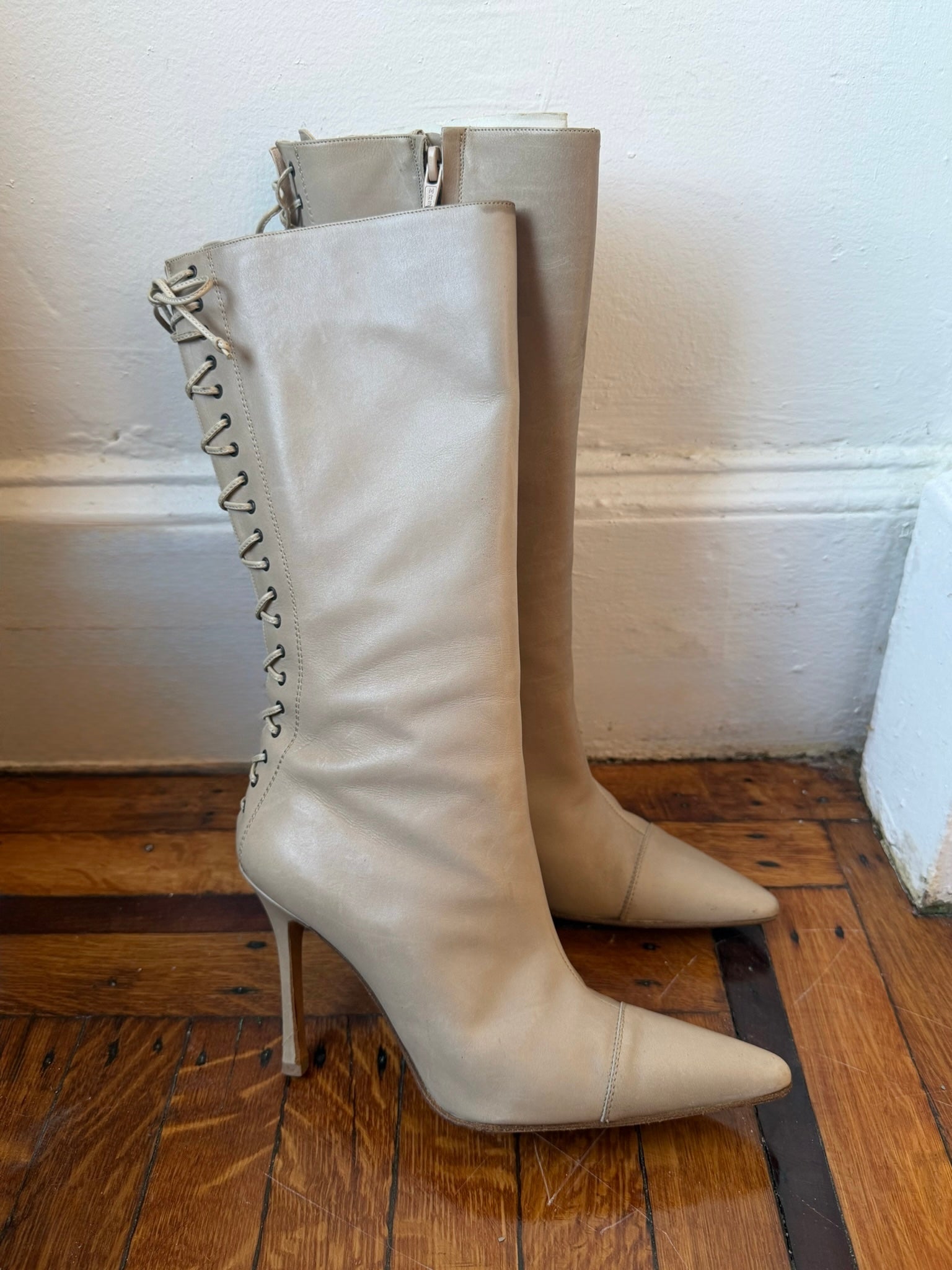 Manolo Blahnik | 37.5