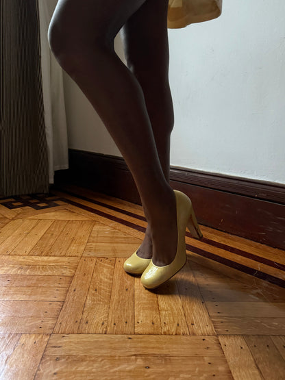 Chanel 2008 Butter Yellow Pumps / Size: 38.5