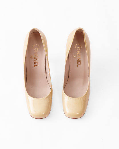 Chanel 2008 Butter Yellow Pumps / Size: 38.5