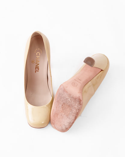 Chanel 2008 Butter Yellow Pumps / Size: 38.5